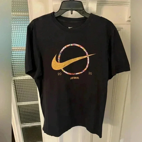 Nike 2020 Olympic World Cup tee with gold swoosh. Size medium black - Picture 1 of 9